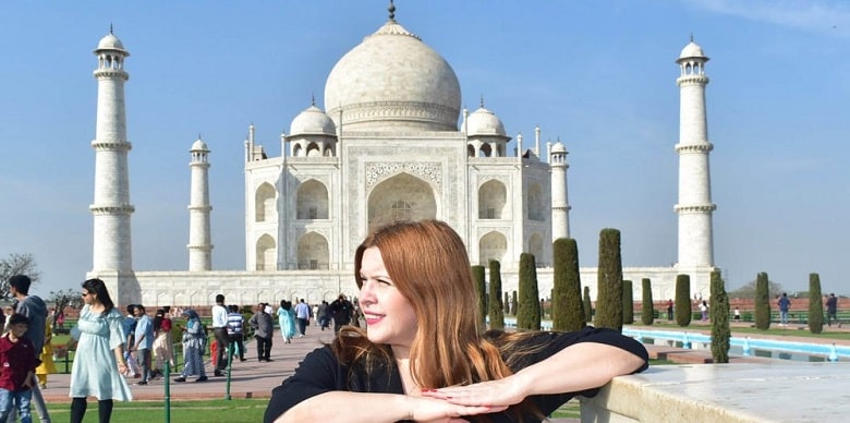 Taj Mahal Tour Guide Service