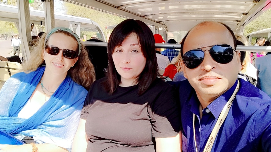 ride with professional tour guide agra